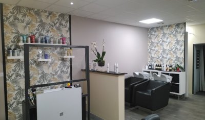 Rafraîchissement d'un salon de coiffure à Montbrison 
