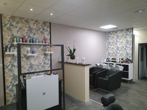 Rafraîchissement d'un salon de coiffure à Montbrison 